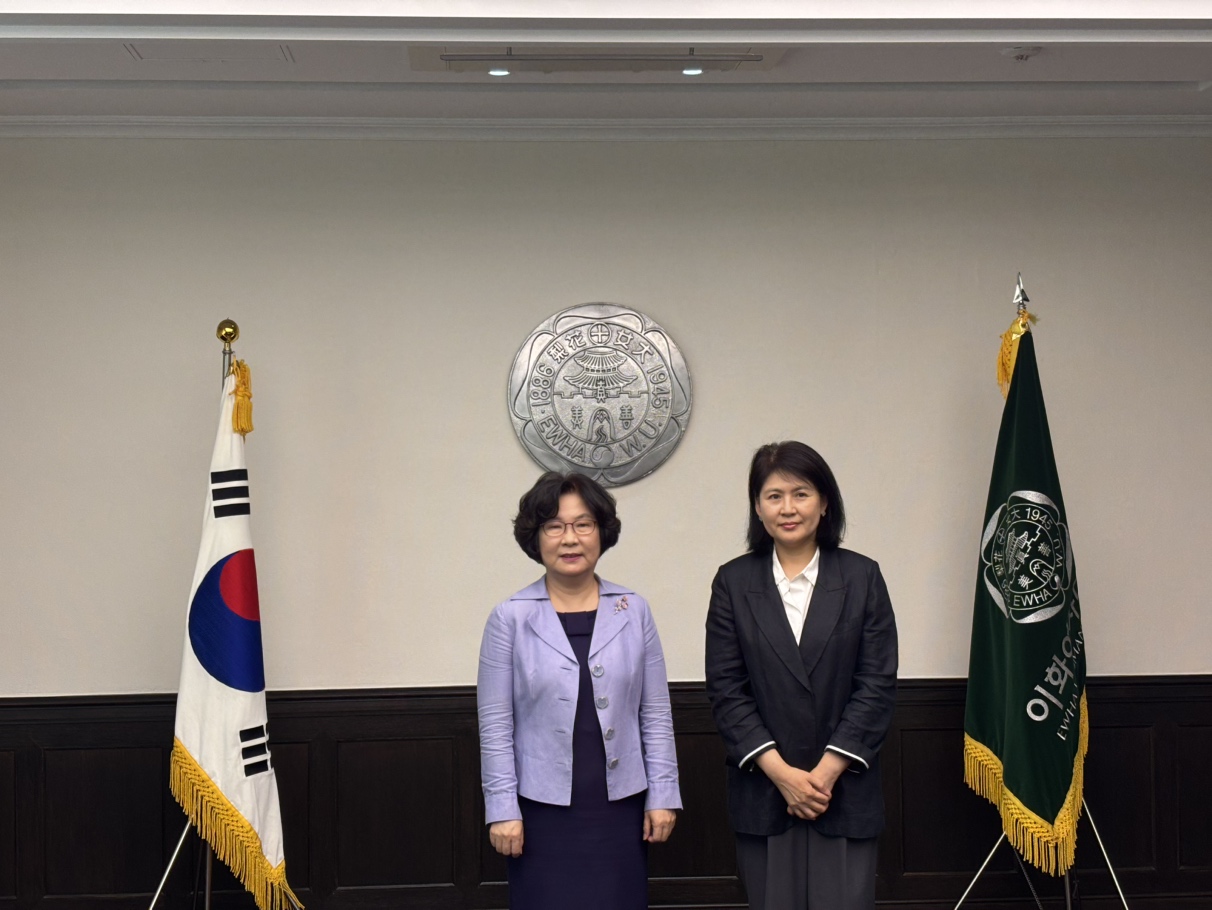 김종숙 원장. 이향숙 이화여대 총장 면담